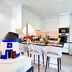 شقة Windmill Hill Gem Townhouse By Becherish