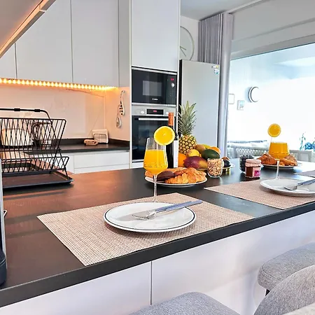 Windmill Hill Gem Townhouse By Becherish *